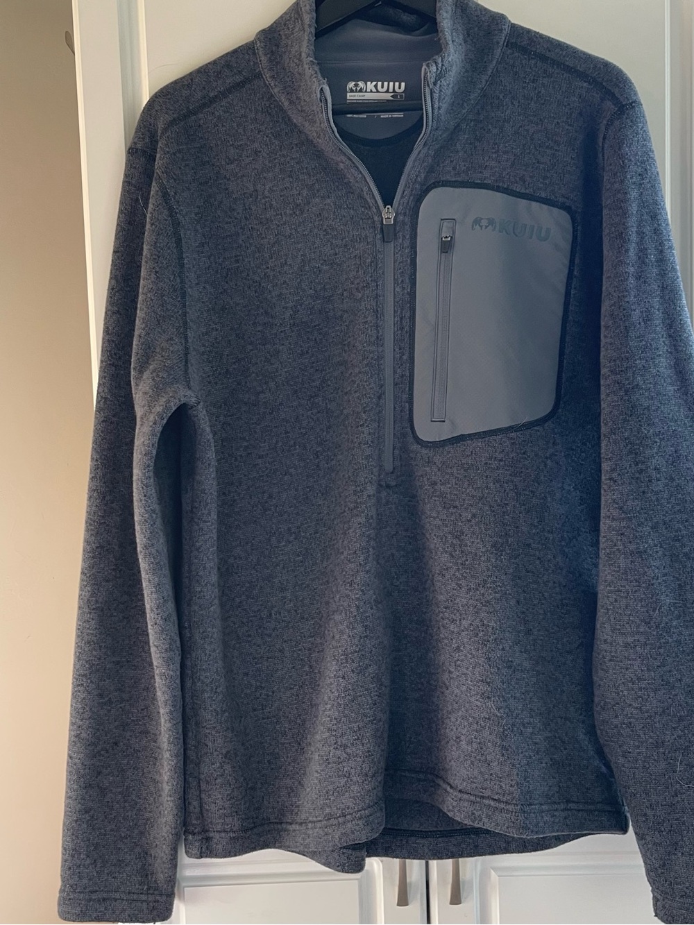 KUIU Base Camp Pullover Sweater Men Fleece Large Charcoal 1/4 Zip Loft Outdoor